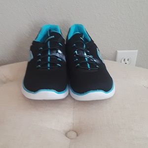 Skechers black and turquoise